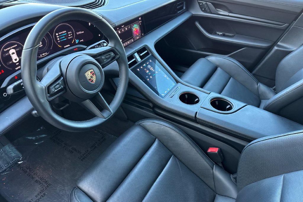 Used 2023 Porsche Taycan RWD image 3