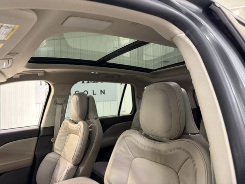 Used 2022 Lincoln Aviator Grand Touring w/ Equipment Group 301A image 10