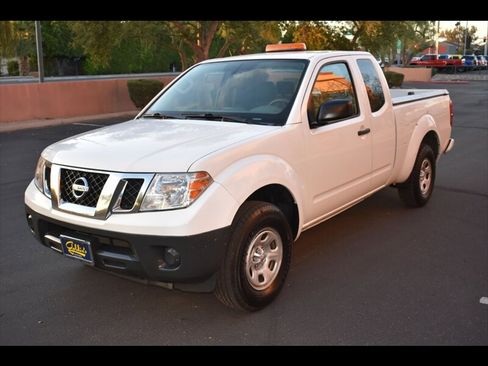 Used 2018 Nissan Frontier S image 3