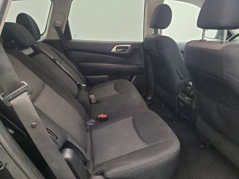 Used 2020 Nissan Pathfinder SV image 19