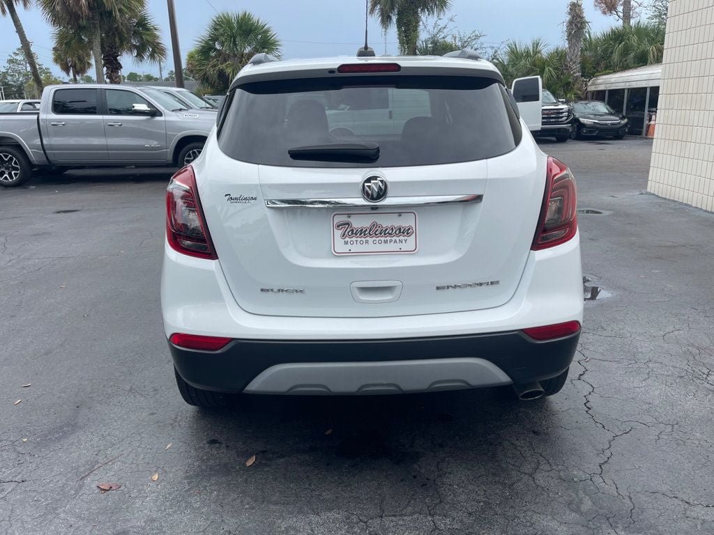 Used 2018 Buick Encore Essence FWD image 4