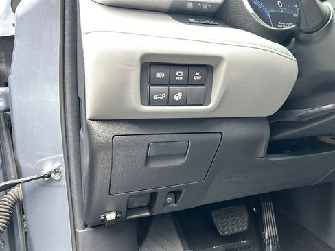 Used 2023 Toyota Highlander Limited AWD/4WD image 18