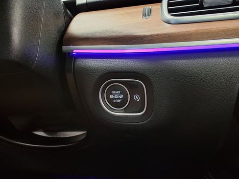 Used 2025 Mercedes-Benz GLE 350 4MATIC image 29