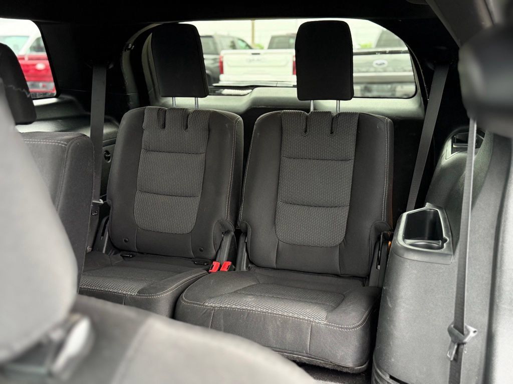 Used 2019 Ford Explorer XLT AWD/4WD image 18