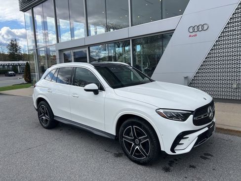 Used 2025 Mercedes-Benz GLC 300 4MATIC image 7