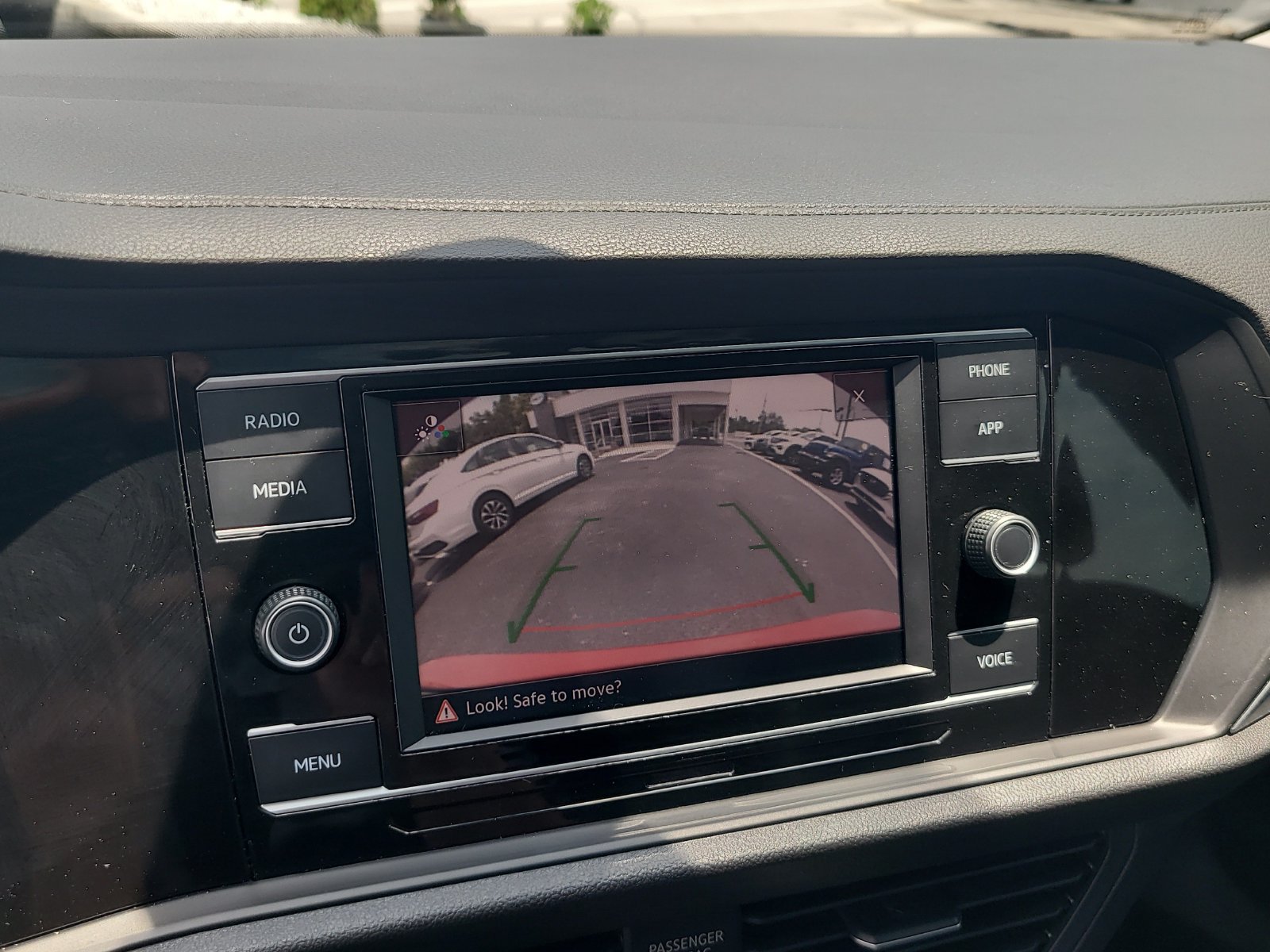 Used 2022 Volkswagen Jetta SE w/ Panoramic Sunroof Package FWD image 20