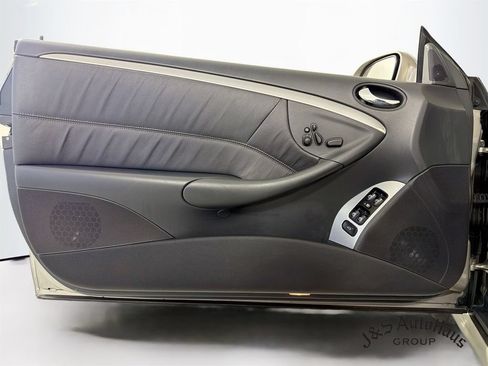 Used 2005 Mercedes-Benz CLK 55 AMG Cabriolet image 21