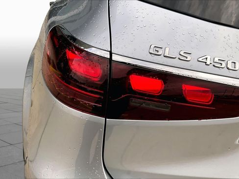 Used 2025 Mercedes-Benz GLS 450 4MATIC w/ AMG Line Exterior image 25
