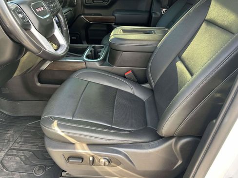Used 2021 GMC Sierra 1500 SLT w/ SLT Premium Plus Package AWD/4WD image 17