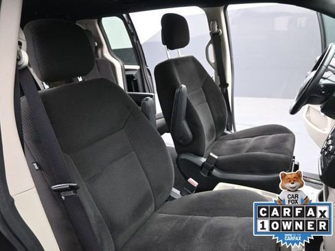 Used 2014 Dodge Grand Caravan SE FWD image 19