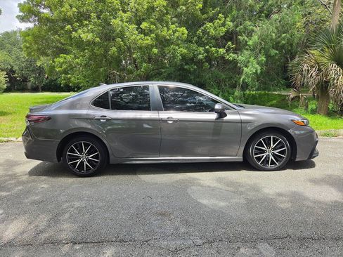 Used 2021 Toyota Camry SE FWD image 8