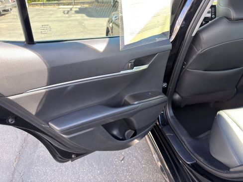 Used 2024 Toyota Camry SE image 17