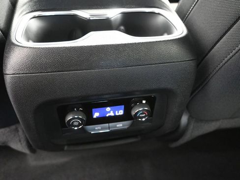 New 2026 Chevrolet Traverse LT image 18