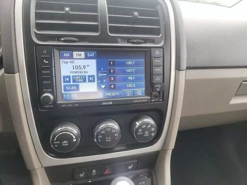 Used 2011 Dodge Caliber Uptown image 30