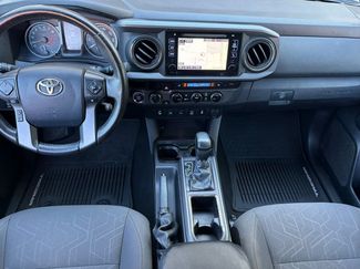 Used 2016 Toyota Tacoma TRD Off-Road w/ Premium & Technology Package AWD/4WD video 3
