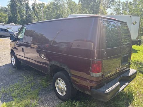 Used 2011 Ford E-350 and Econoline 350 Super Duty w/ Commercial Cargo Van Pkg RWD image 5