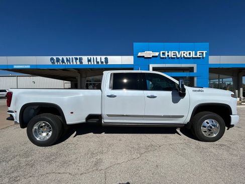 Used 2026 Chevrolet Silverado 3500 High Country w/ Technology Package image 12