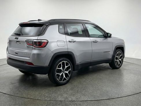 Used 2025 Jeep Compass Limited AWD/4WD image 9