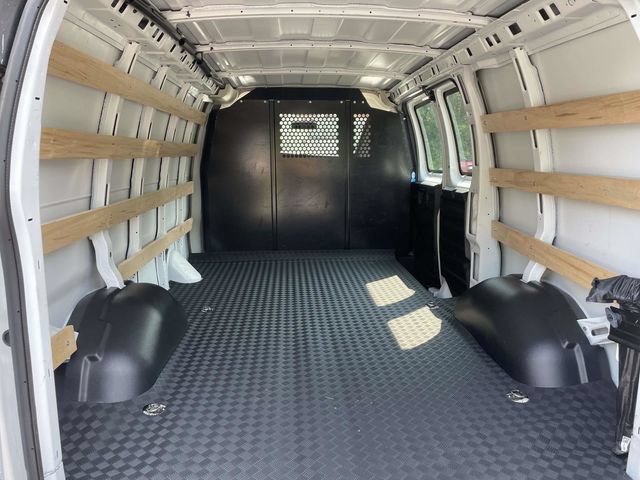 Used 2025 Chevrolet Express 2500 w/ Driver Convenience Package RWD image 16