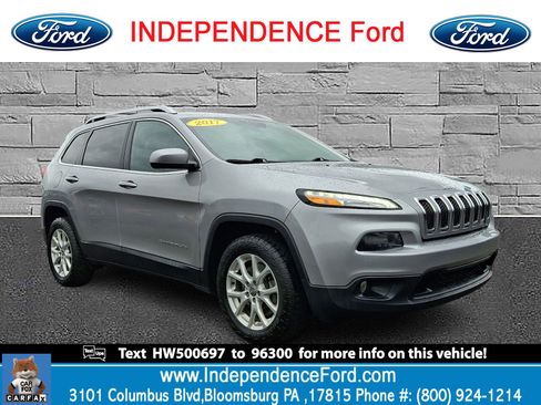 Used 2017 Jeep Cherokee Latitude w/ Cold Weather Group image 1