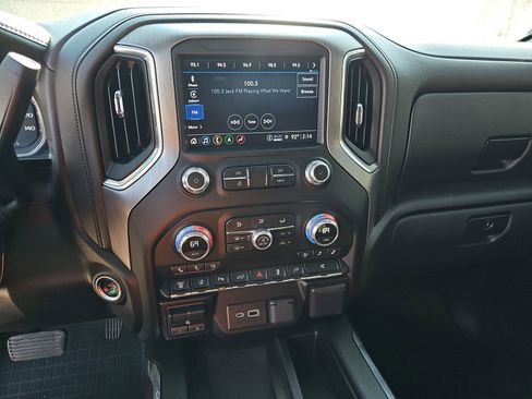 Used 2022 GMC Sierra 3500 Denali image 18