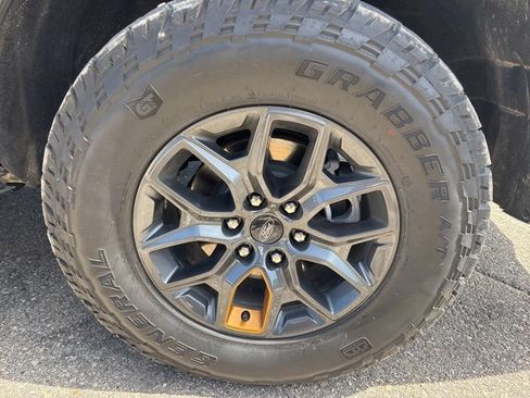 Used 2025 Ford Expedition Tremor AWD/4WD image 11