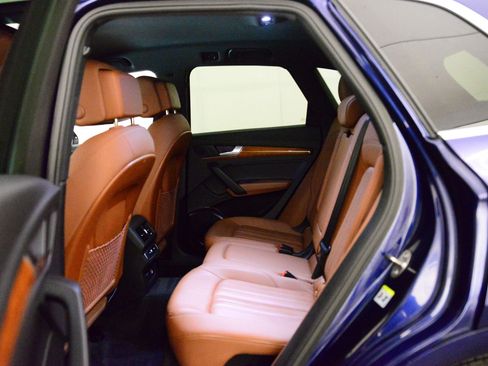 Used 2023 Audi Q5 2.0T Premium w/ Convenience Package image 13