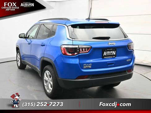 Used 2024 Jeep Compass Latitude w/ Convenience Group image 11
