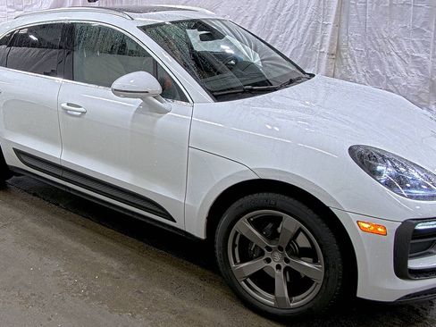 Used 2023 Porsche Macan AWD/4WD image 2