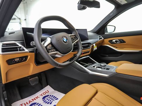 Used 2025 BMW 330i xDrive Sedan w/ Premium Package image 10