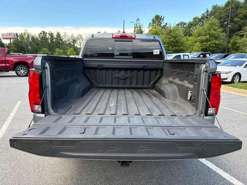Used 2023 Chevrolet Colorado Z71 w/ Z71 Convenience Package 2 AWD/4WD image 18