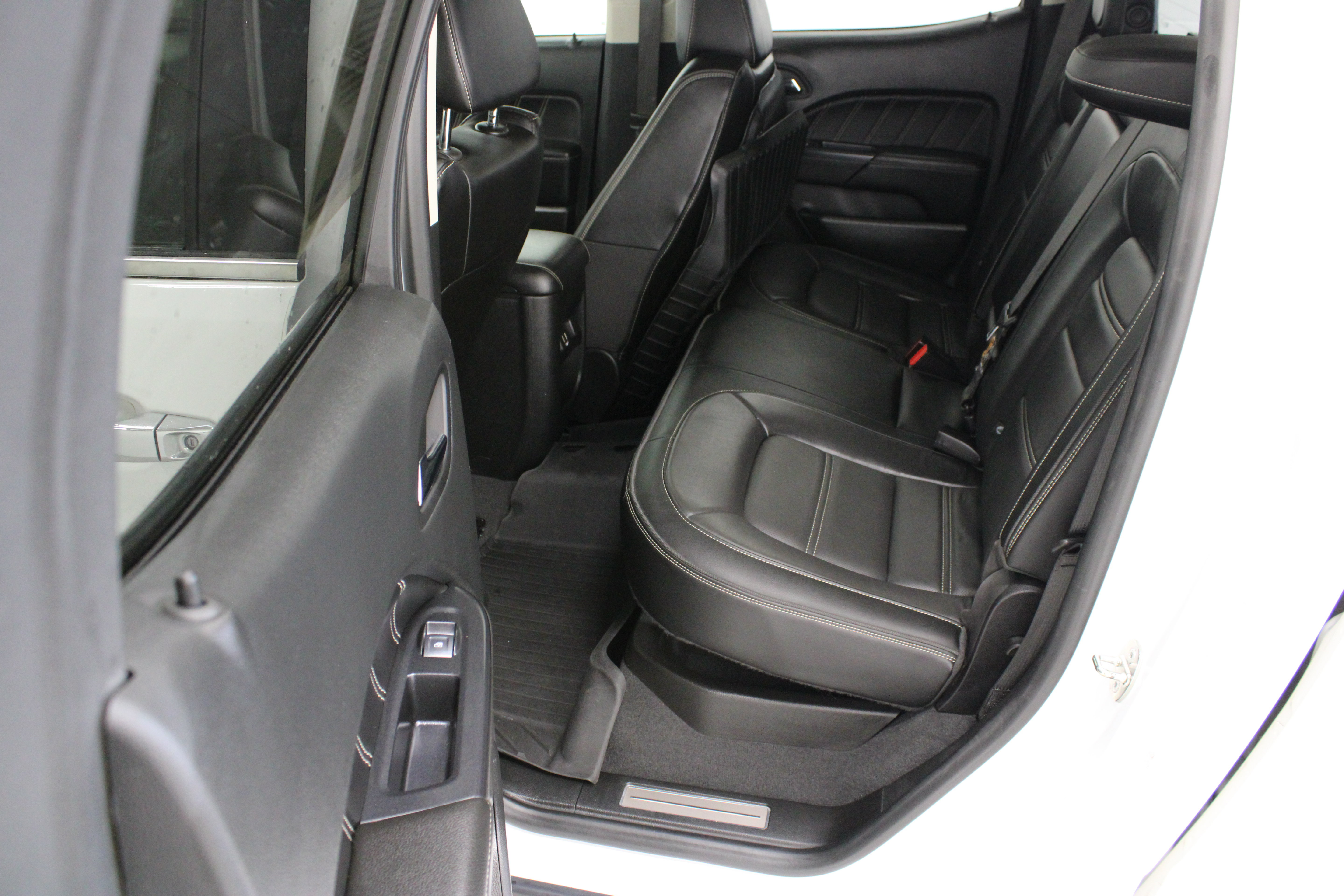 Used 2022 GMC Canyon Denali AWD/4WD image 29