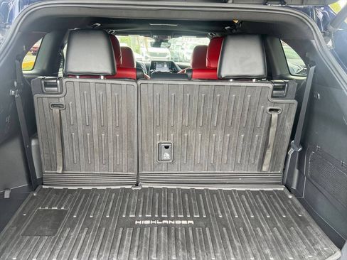 Used 2022 Toyota Highlander XSE AWD/4WD image 16