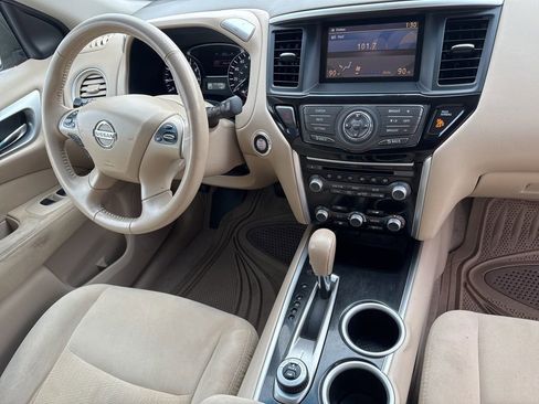 Used 2015 Nissan Pathfinder SV image 37