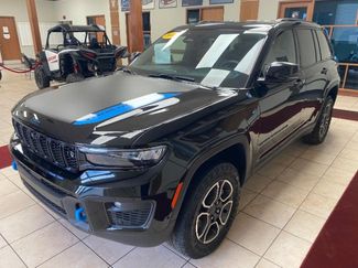 Used 2022 Jeep Grand Cherokee Trailhawk w/ Advanced Protech Group II AWD/4WD video 1