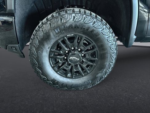New 2026 Chevrolet Silverado 2500 ZR2 w/ LPO, Dark Essentials Package AWD/4WD image 18