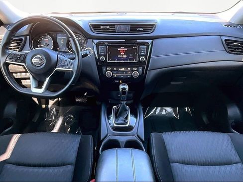 Used 2019 Nissan Rogue SV image 16