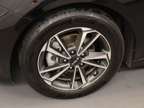 Used 2024 Kia Forte LXS image 8