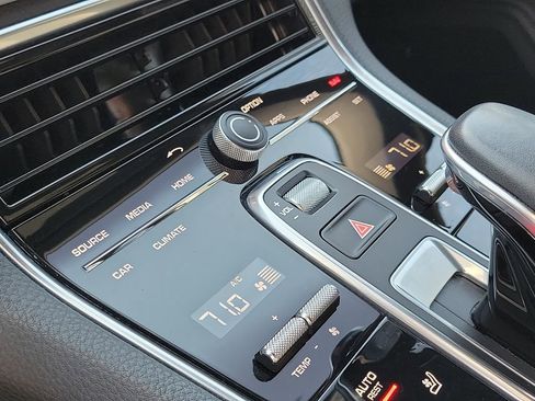 Certified 2018 Porsche Panamera RWD image 31