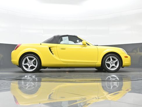 Used 2003 Toyota MR2 w/ Leather Pkg image 26