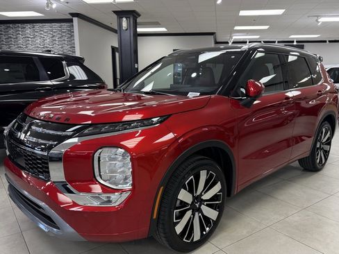 New 2026 Mitsubishi Outlander SEL image 3