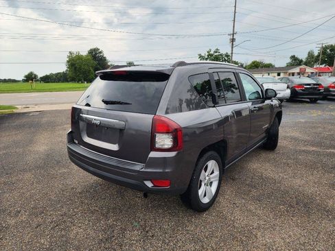 Used 2014 Jeep Compass Latitude FWD image 5