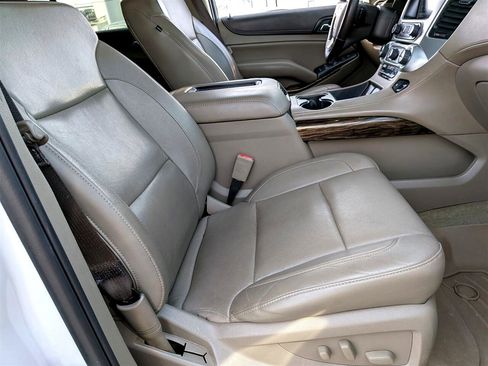 Used 2017 GMC Yukon SLT image 35