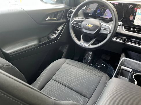 Used 2025 Chevrolet Equinox LT FWD image 39