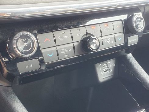 Used 2023 Jeep Compass Limited AWD/4WD image 18