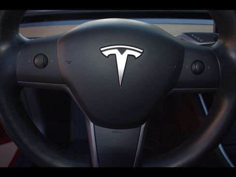 Used 2018 Tesla Model 3 Long Range AWD/4WD image 12