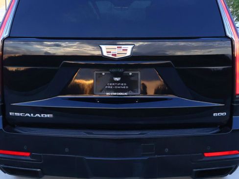 Used 2025 Cadillac Escalade ESV Sport Platinum image 10