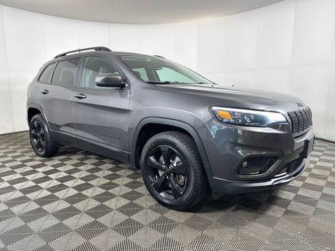 Used 2020 Jeep Cherokee Latitude Plus image 2