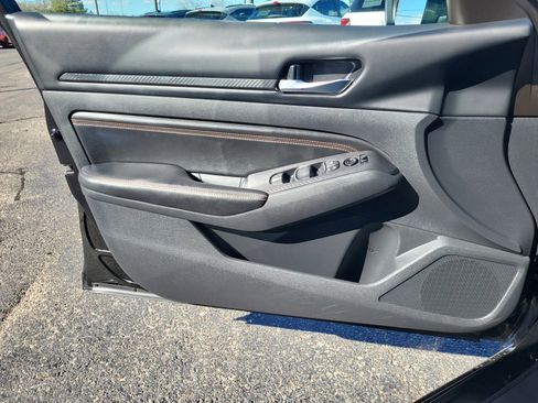 Used 2022 Nissan Altima 2.5 SR image 14