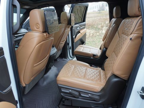 Used 2021 Cadillac Escalade ESV Sport w/ Driver Assist Tech Package image 27